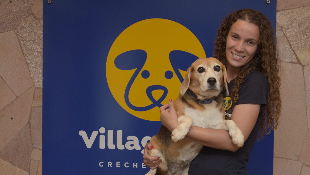 Village Dog transforma cuidado pet em experiência completa e conquista famílias com modelo inovador